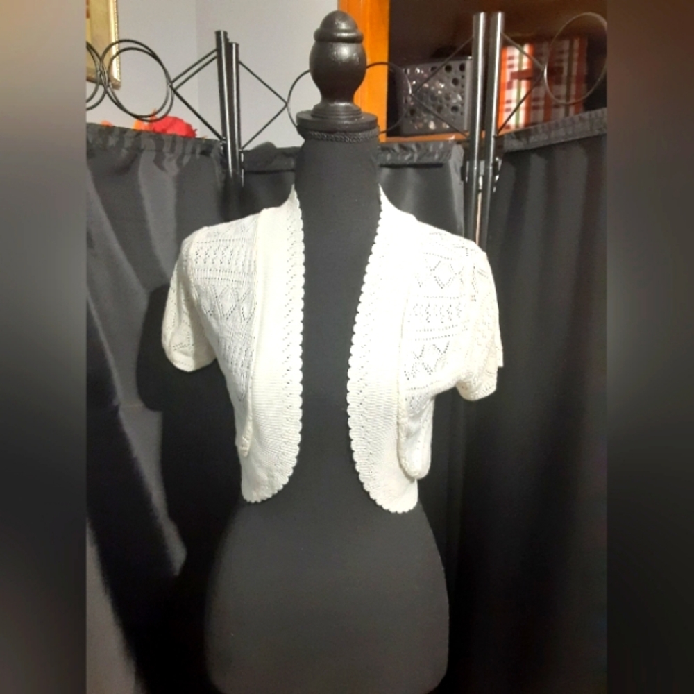 Hot Shot Elegant White Women's Cropped Sweater Cardigan Eyelit Crochet M